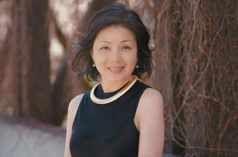 心漫（Cathy Xinman），雙語詩人、作家、劇作家：“……看了你的網(wǎng)站，很真實，有一種（省略）的美，憑直覺值得（省略）……”